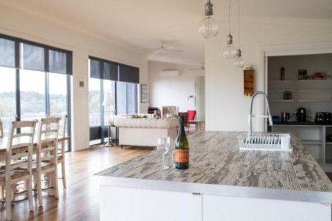 Five Bed Five Bath Five Star View 2 Mins To CBD Wentworth Estate - Hotel Accommodation 3