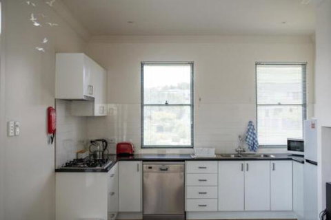 Five Bed Five Bath Five Star View 2 Mins To CBD Wentworth Estate - Hotel Accommodation 4