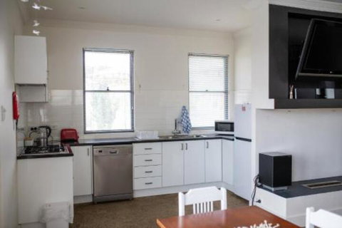 Five Bed Five Bath Five Star View 2 Mins To CBD Wentworth Estate - Hotel Accommodation 6