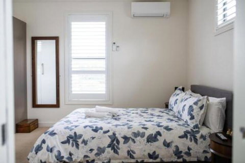 Five Bed Five Bath Five Star View 2 Mins To CBD Wentworth Estate - Hotel Accommodation 2