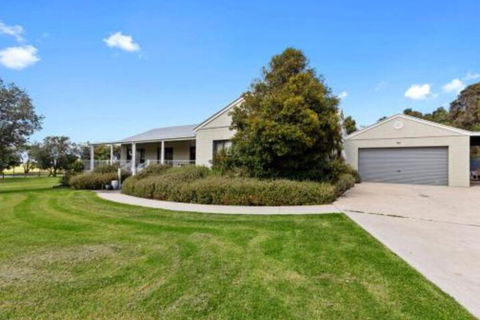 MERMAIDS On MARENGO Large Home With Wifi - Hotel Accommodation 3