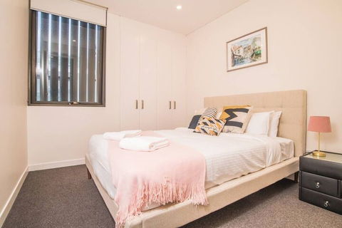 Modern 2bed2bath APT At Neutral Bayparking+wifi - Hotel Accommodation 1