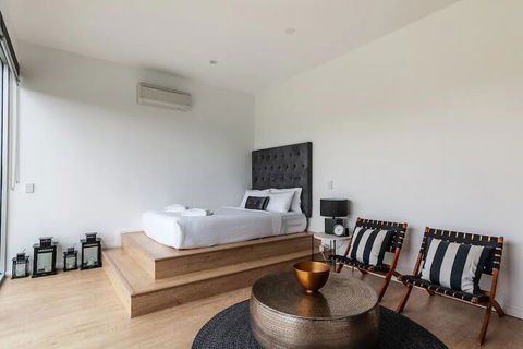 Modern Stylish Penthouse - Hotel Accommodation 4