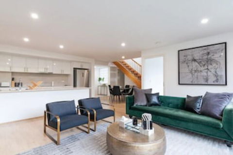 Modern Stylish Penthouse - Hotel Accommodation 0