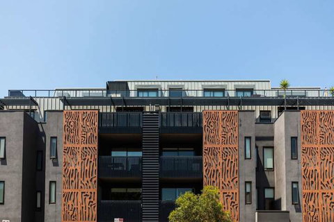 Spacious 2 Bedroom Inner City Townhouse With Private Rooftop - Hotel Accommodation 1