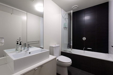 Spacious 2 Bedroom Inner City Townhouse With Private Rooftop - Hotel Accommodation 4