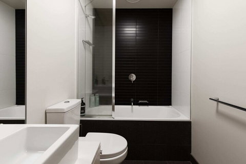 Spacious 2 Bedroom Inner City Townhouse With Private Rooftop - Hotel Accommodation 5