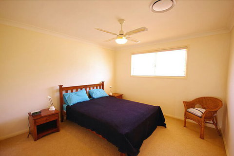 Blue Water At Mannering Park - Hotel Accommodation 6