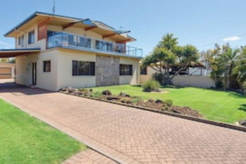 Waterfront Haven At Maroochydore - Hotel Accommodation 0