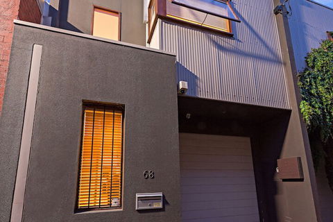 Fitzgeorge - Hotel Accommodation 1