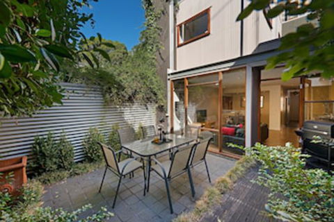 Fitzgeorge - Hotel Accommodation 0