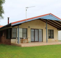 Jen's Beach House - Hotel Accommodation