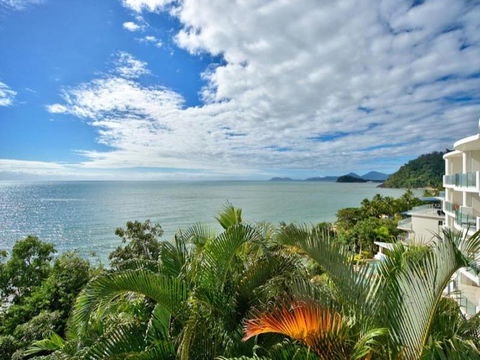 Absolute Beachfront With Million Dollar Views - Hotel Accommodation 4
