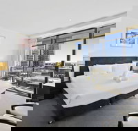 Holiday Holiday Circle On Cavill - Hotel Accommodation