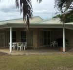 Private Canal Duplex with Pontoon Oleander Drive Bongaree - Hotel Accommodation