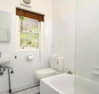 Spacious Two Bedroom Apartment in Crows Nest HUNT1 - Hotel Accommodation