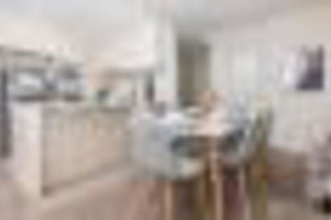 New Modern Apartment With Parking Near Amenities - Hotel Accommodation 2