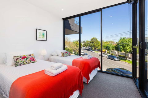Caulfield North Executive - Hotel Accommodation 1
