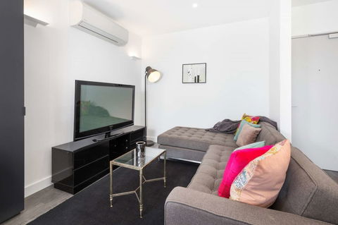 Caulfield North Executive - Hotel Accommodation 4