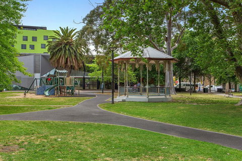 GRATTAN A Premier Location & Modern Space - Hotel Accommodation 7