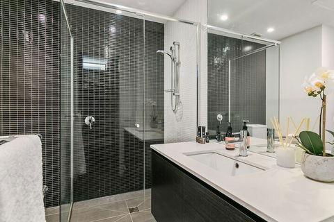 GRATTAN A Premier Location & Modern Space - Hotel Accommodation 1