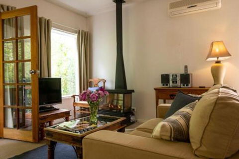 In The Valley - Hotel Accommodation 3