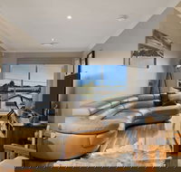 Resort Style Home near Airport  CBD - Hotel Accommodation