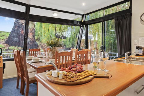 Boats And Bedzzz Houseboat Stays & Renmark River Villas - Hotel Accommodation 4