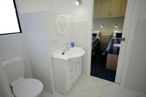 Boats And Bedzzz Houseboat Stays & Renmark River Villas - Hotel Accommodation 3