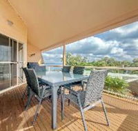 3 Bedroom Villa Moy at Nelson Bay 2 / 30 Thurlow Avenue FREE WIFI - Hotel Accommodation