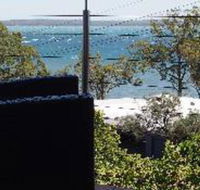 3 Bedroom House Government Road 117a Pollys View FREE WIFI  PET FRIENDLY - Hotel Accommodation