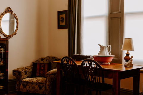 Hamilton House - Hotel Accommodation 1