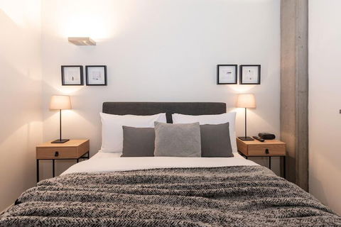 Luxury East Melbourne Apartment - Hotel Accommodation 3