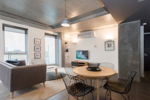 Luxury East Melbourne Apartment - Hotel Accommodation 0