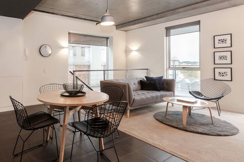 Luxury East Melbourne Apartment - Hotel Accommodation 4
