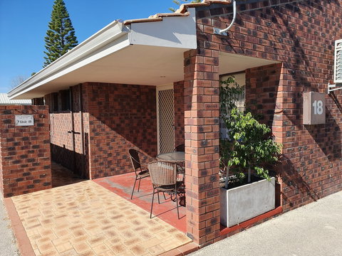 Ocean Beach Chalet 18 - Hotel Accommodation 1