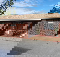 Ocean Beach Chalet 18 - Hotel Accommodation