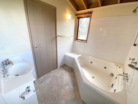 Powderkeg - Hotel Accommodation 6