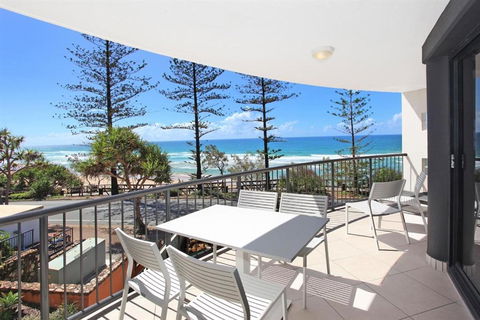 Unit 1 The Rocks 1746 David Low Coolum Beach 500 Bond - Hotel Accommodation 1