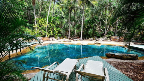 Poinciana 101 3 Bedroom Renovated Spacious 3 Bedroom Central Location With Golf Buggy - Hotel Accommodation 1