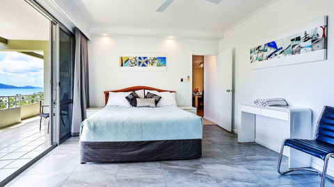 Poinciana 101 3 Bedroom Renovated Spacious 3 Bedroom Central Location With Golf Buggy - Hotel Accommodation 6