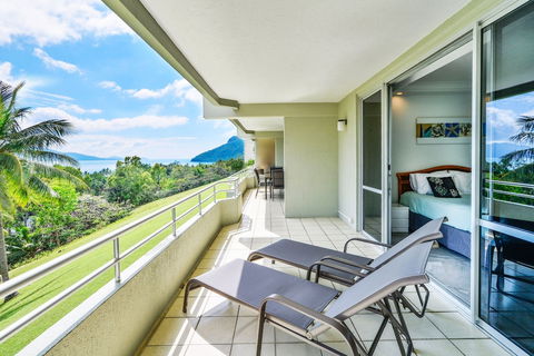 Poinciana 101 3 Bedroom Renovated Spacious 3 Bedroom Central Location With Golf Buggy - Hotel Accommodation 0