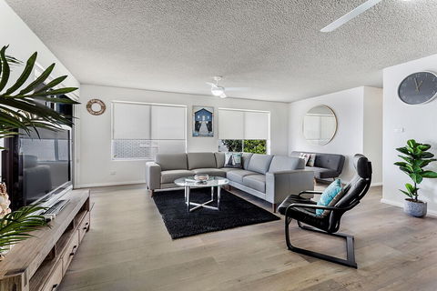 Laman Lodge Unit 2 15 Laman Street - Hotel Accommodation 6