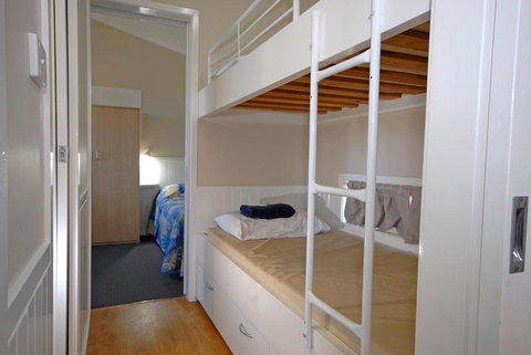 Barrack Point Holidays - Hotel Accommodation 3