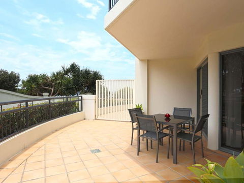 The Sands 2 / 20 Pacific Parade Opposite Beach Plus Air - Hotel Accommodation 5