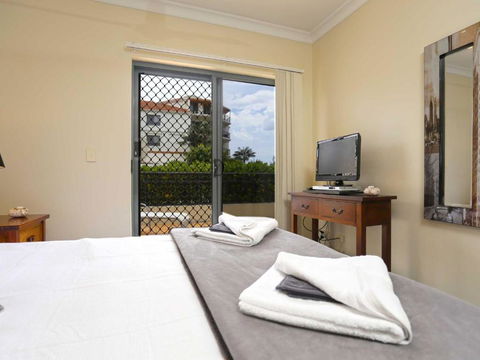 The Sands 2 / 20 Pacific Parade Opposite Beach Plus Air - Hotel Accommodation 1