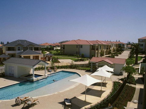 The Sands 2 / 20 Pacific Parade Opposite Beach Plus Air - Hotel Accommodation 4