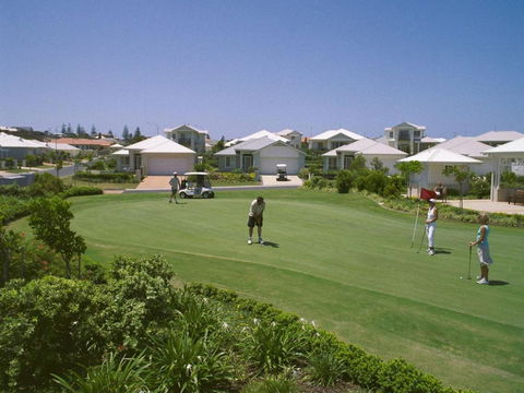 The Sands 2 / 20 Pacific Parade Opposite Beach Plus Air - Hotel Accommodation 2