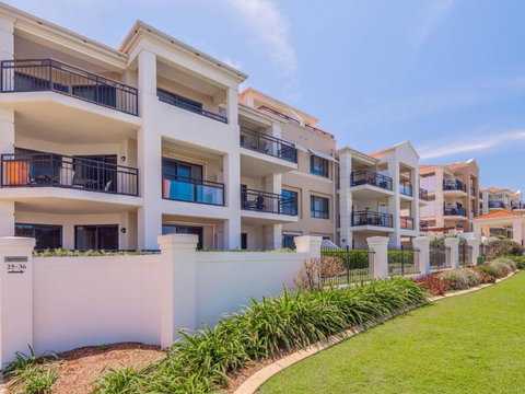 The Sands Unit 28 Straight Across The Road From The Beach - Hotel Accommodation 1