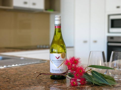 The Sands Unit 28 Straight Across The Road From The Beach - Hotel Accommodation 2